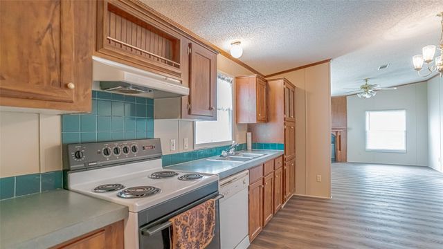 2717 Creek Drive, Granbury, TX 76048