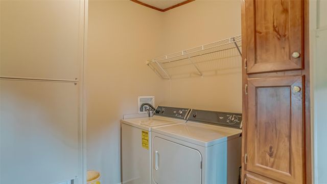 2717 Creek Drive, Granbury, TX 76048