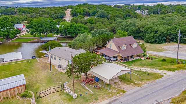 2717 Creek Drive, Granbury, TX 76048
