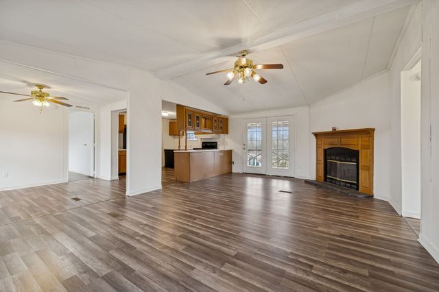 9 Cordell Hull Ln, Elmwood, TN 38560