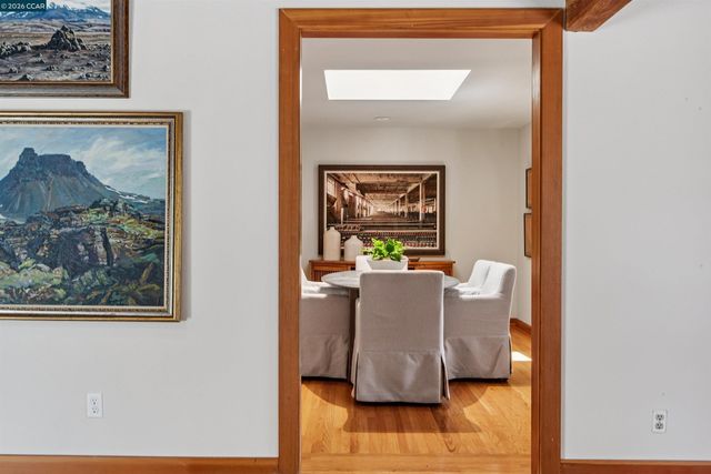 90 Overhill Rd, Orinda, CA 94563