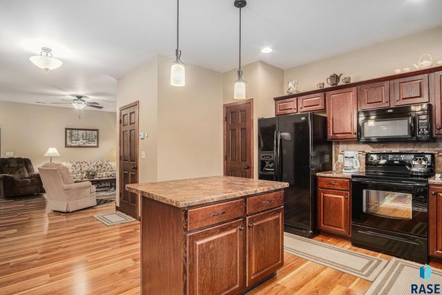 6808 S Witzke Ave, Sioux Falls, SD 57108