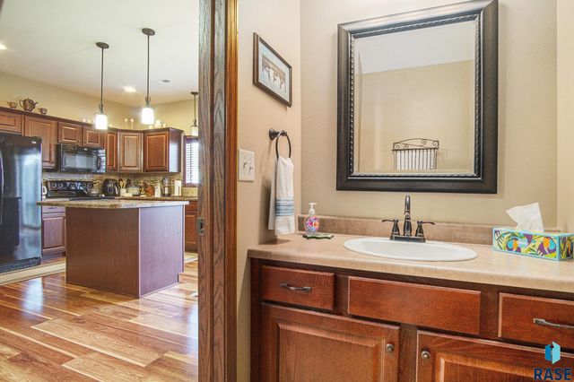 6808 S Witzke Ave, Sioux Falls, SD 57108