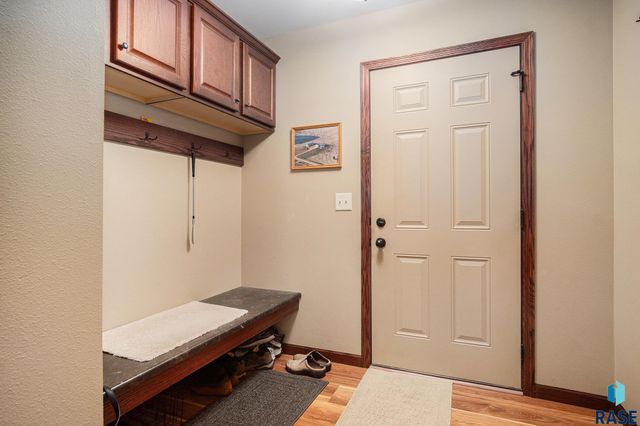 6808 S Witzke Ave, Sioux Falls, SD 57108