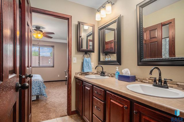 6808 S Witzke Ave, Sioux Falls, SD 57108