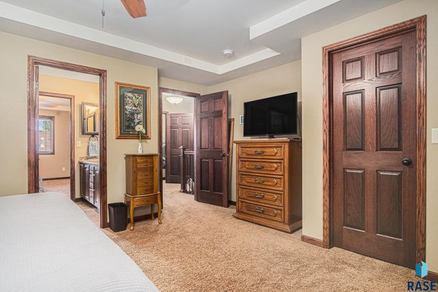 6808 S Witzke Ave, Sioux Falls, SD 57108
