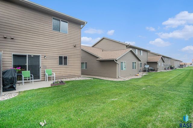 6808 S Witzke Ave, Sioux Falls, SD 57108
