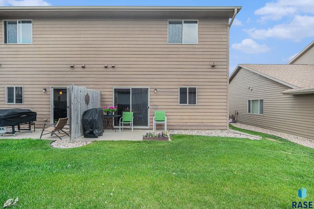 6808 S Witzke Ave, Sioux Falls, SD 57108