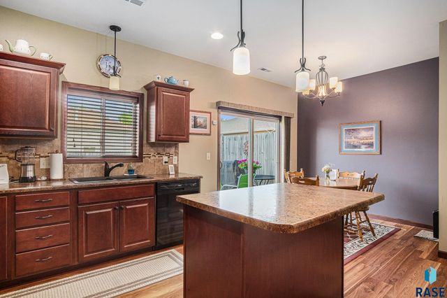 6808 S Witzke Ave, Sioux Falls, SD 57108