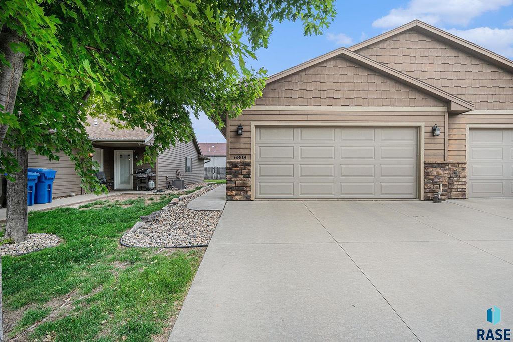 6808 S Witzke Ave, Sioux Falls, SD 57108