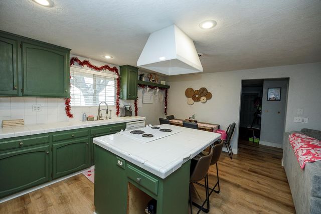 1244 Melrose Ave, Modesto, CA 95350