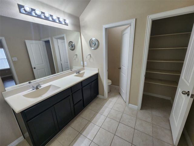 500 Paddle Drive, Crowley, TX 76036