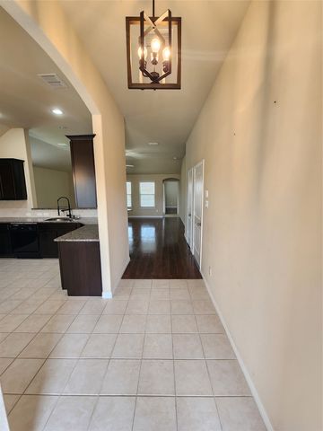 500 Paddle Drive, Crowley, TX 76036