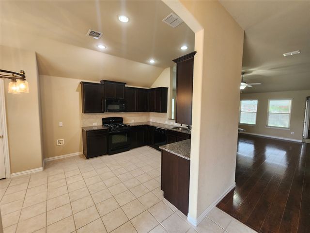 500 Paddle Drive, Crowley, TX 76036