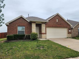500 Paddle Drive, Crowley, TX 76036