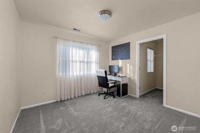 4033 64th Avenue E, Fife, WA 98424