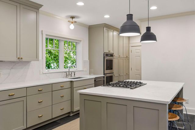 2835 James Avenue S, Minneapolis, MN 55408