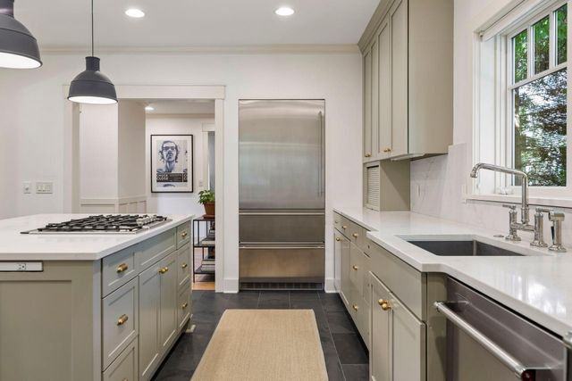 2835 James Avenue S, Minneapolis, MN 55408