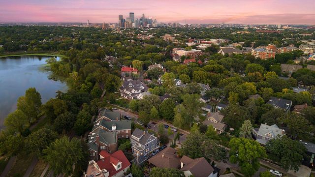 2835 James Avenue S, Minneapolis, MN 55408