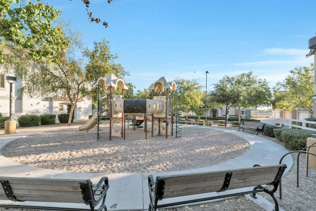 165 W Laurel Court, Gilbert, AZ 85233