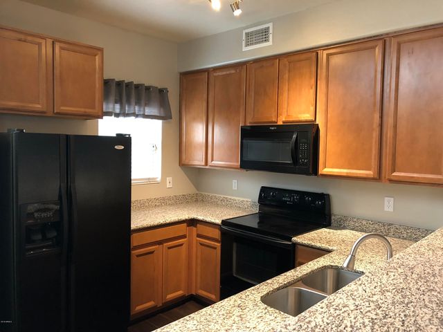 165 W Laurel Court, Gilbert, AZ 85233