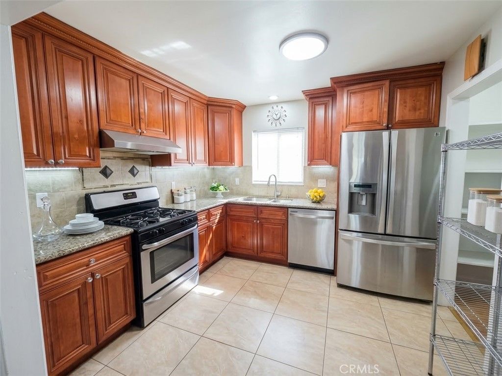 726 S Halladay Street, Santa Ana, CA 92701 — photo 5
