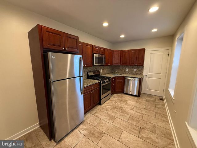 1249 W COLLEGE AVE, Philadelphia, PA 19121