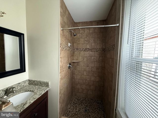 1249 W COLLEGE AVE, Philadelphia, PA 19121