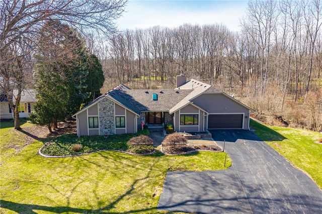 32 Stone Island Lane, Penfield, NY 14526