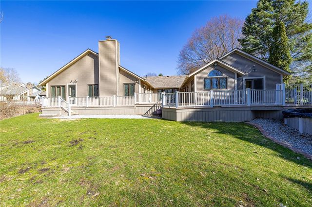 32 Stone Island Lane, Penfield, NY 14526