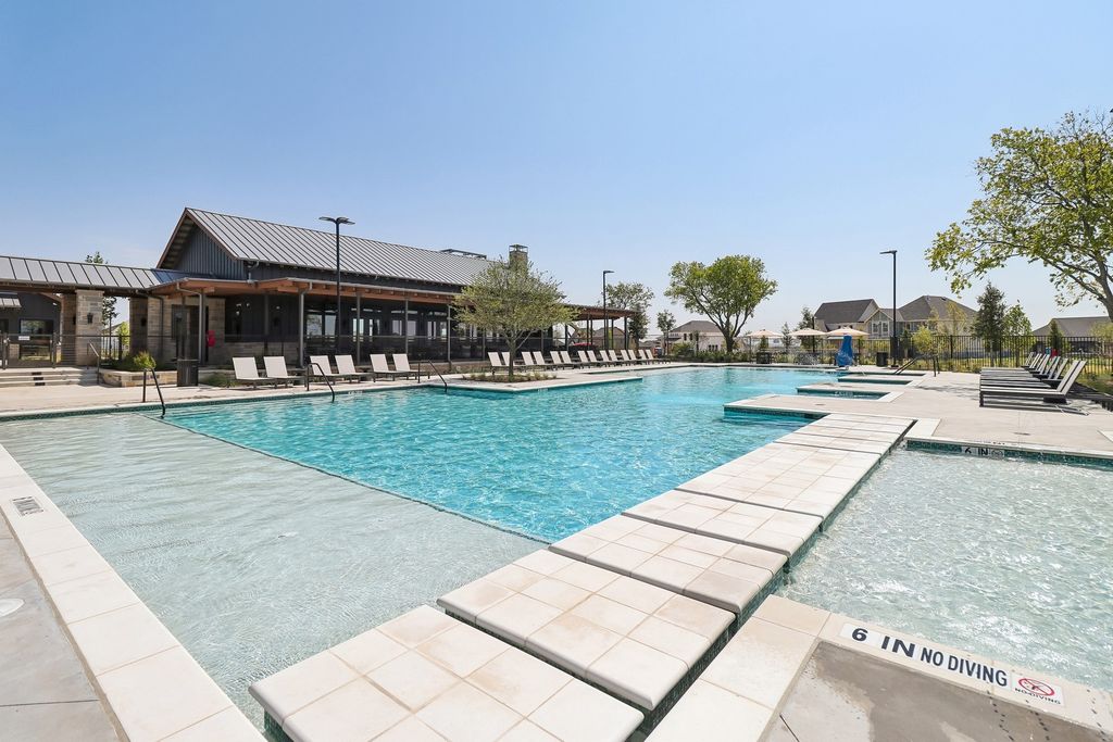 8721 Lacey Oak Drive, Justin, TX 76247 — photo 2