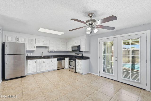 1941 W VOLTAIRE Avenue, Phoenix, AZ 85029