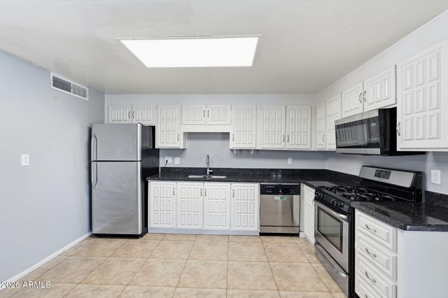 1941 W VOLTAIRE Avenue, Phoenix, AZ 85029