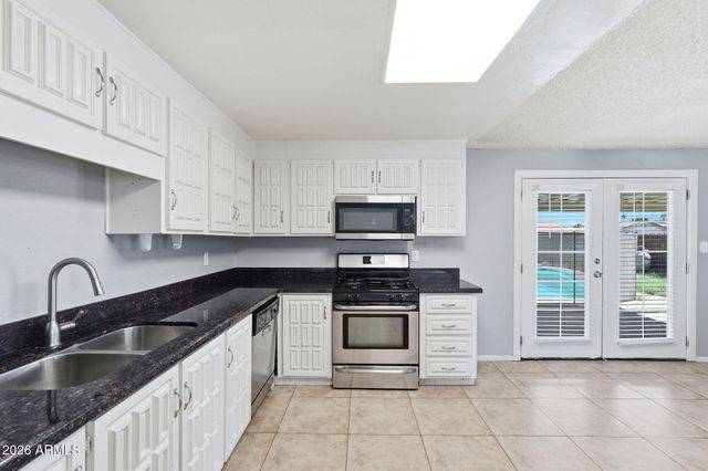 1941 W VOLTAIRE Avenue, Phoenix, AZ 85029