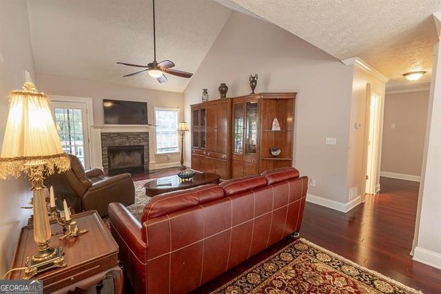 3880 Byrnwycke Drive, Buford, GA 30519