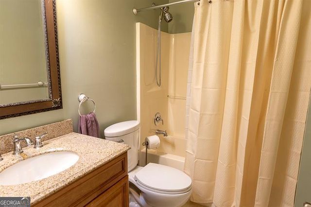 3880 Byrnwycke Drive, Buford, GA 30519