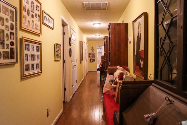 1090 Timberlake Drive, Lynchburg, VA 24502