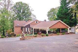 1090 Timberlake Drive, Lynchburg, VA 24502