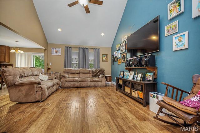 316 W Walnut Street, Pacific, MO 63069