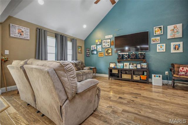 316 W Walnut Street, Pacific, MO 63069