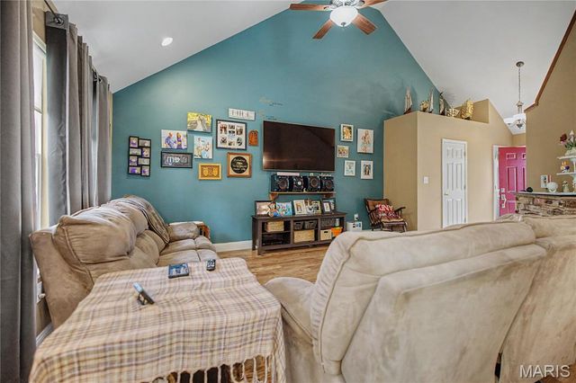 316 W Walnut Street, Pacific, MO 63069