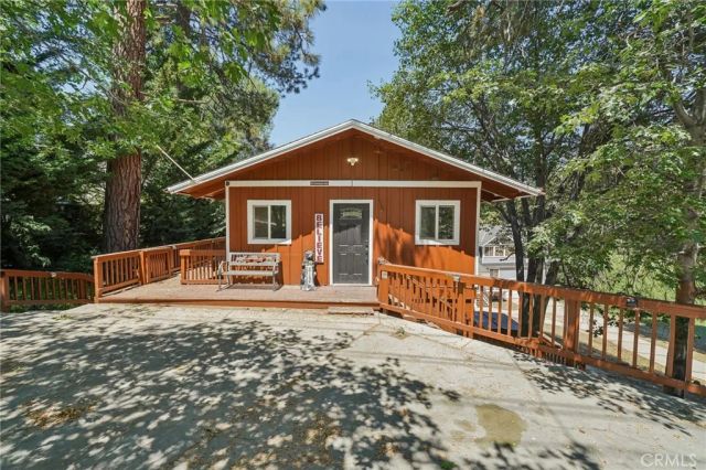 944 Knickerbocker Road, Big Bear Lake, CA 92315