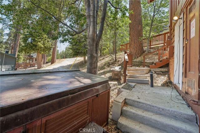 944 Knickerbocker Road, Big Bear Lake, CA 92315