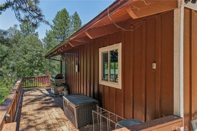 944 Knickerbocker Road, Big Bear Lake, CA 92315