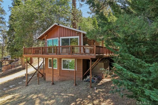 944 Knickerbocker Road, Big Bear Lake, CA 92315