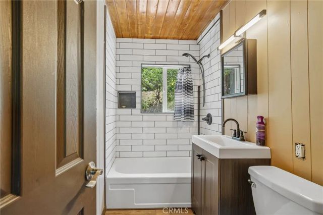 944 Knickerbocker Road, Big Bear Lake, CA 92315