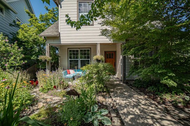 2729 Clay Creek Way, Ashland, OR 97520