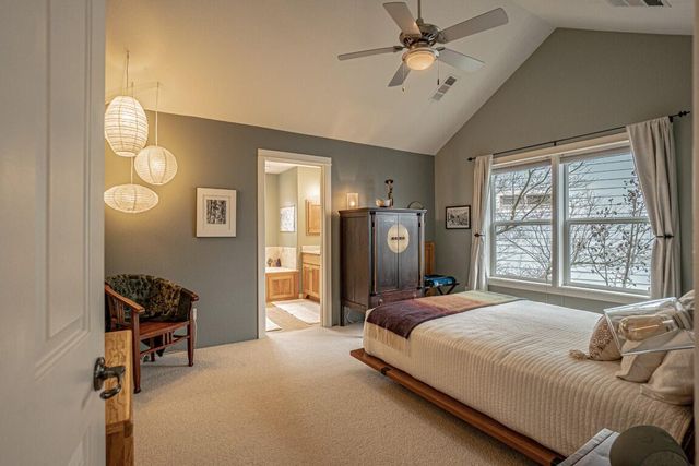 2729 Clay Creek Way, Ashland, OR 97520