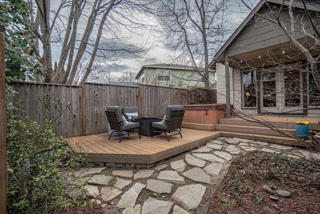 2729 Clay Creek Way, Ashland, OR 97520