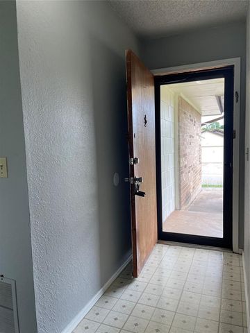 10220 Isaac Drive, Midwest City, OK 73130
